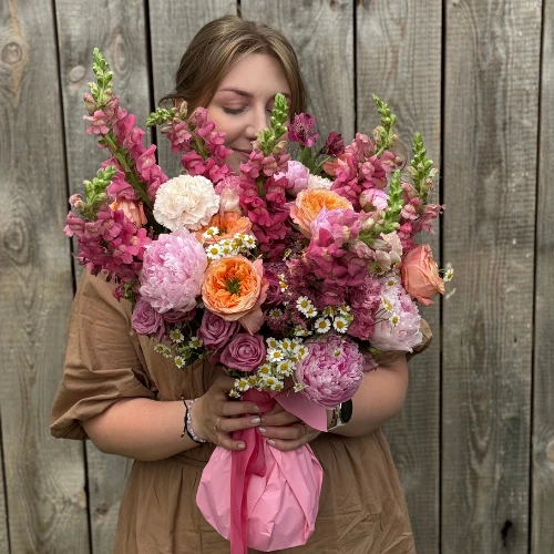 bukiet kwiatów z dostawą na terenie Gdańska - kwiaciarnia Wrzeszcz, Wajdeloty 29